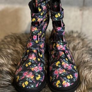 🌸🌼New Girls Floral print Rocket Dog combat boots